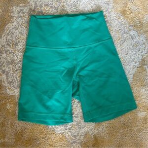 Lululemon high rise Wunder under shorts 6 inch